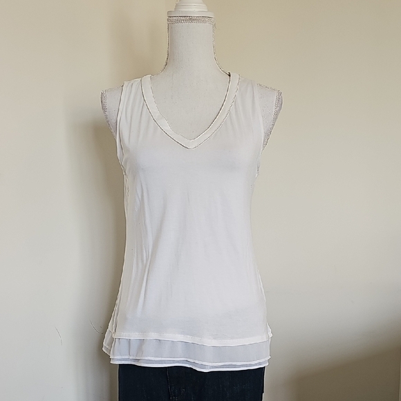 WHBM White Sleeveless V-Neck Top - Picture 1 of 7